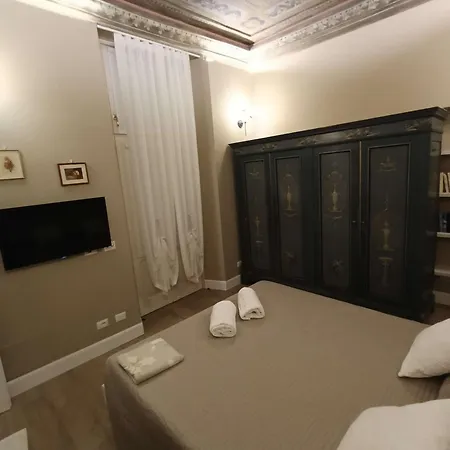 Sotto Le Mura Di Citta Alta Bergamo